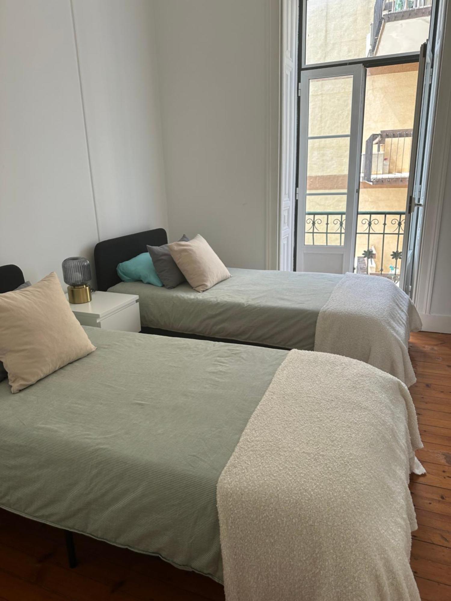Garden Campo De Ourique Guest House - Hostel Lisbon Exterior photo