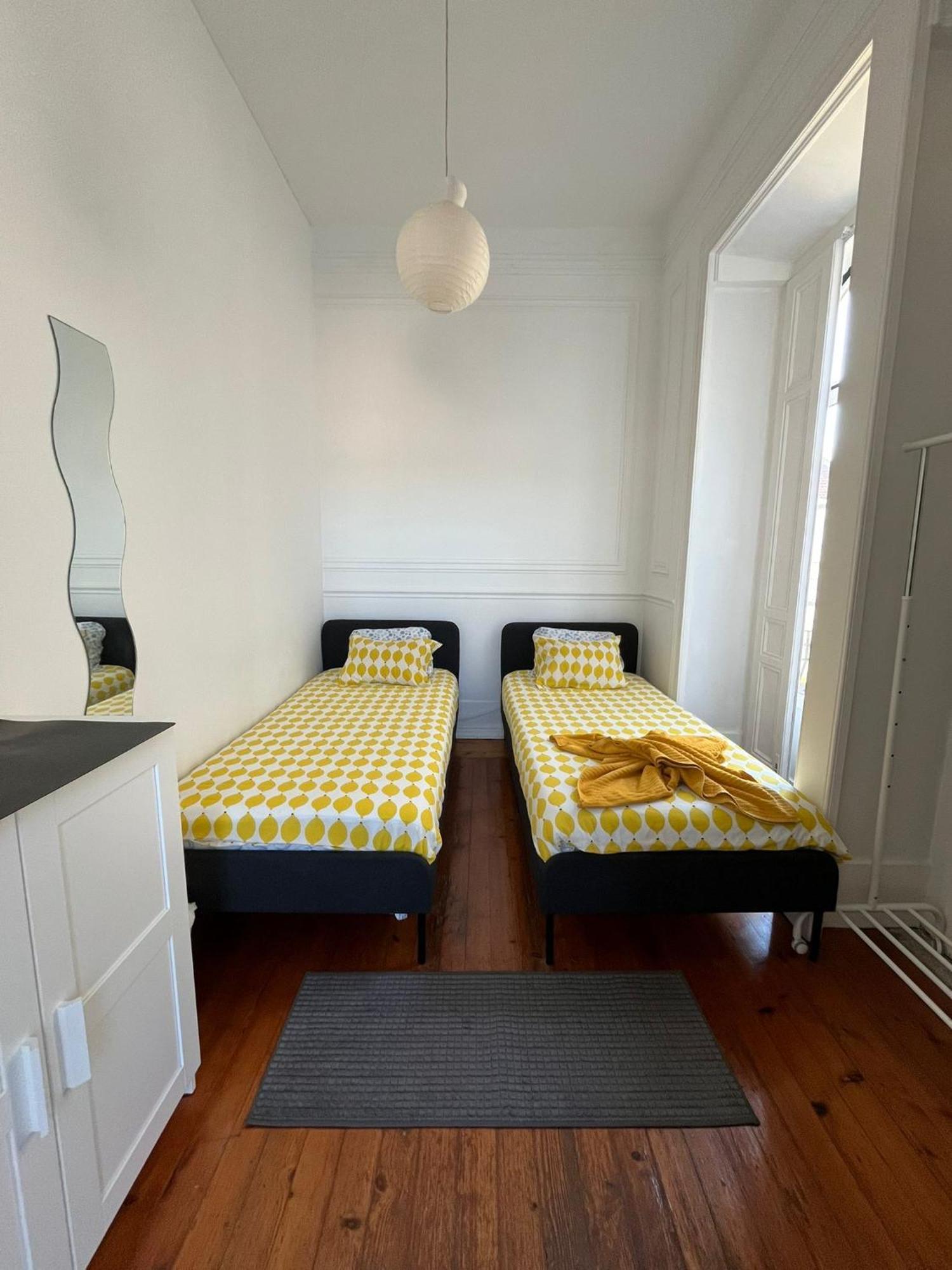 Garden Campo De Ourique Guest House - Hostel Lisbon Exterior photo